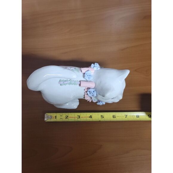 White Porcelain Ceramic Cat with Sculpted Blue Roses/ Pink Bow/ Circa 1960 #A41 - Picture 8 of 8